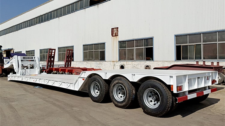 Tri Axle 60ton Lowboy Gooseneck Trailer for Sale in Ghana