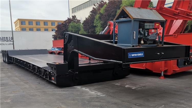 What is a Removable Gooseneck Trailer