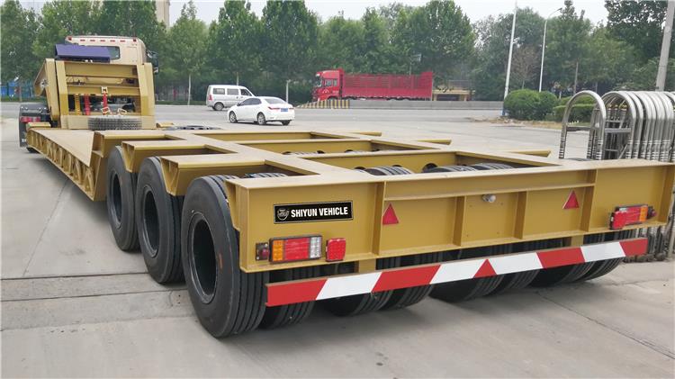 3 Line 6 Axle Detachable Gooseneck Trailer with Capacity 150 Ton