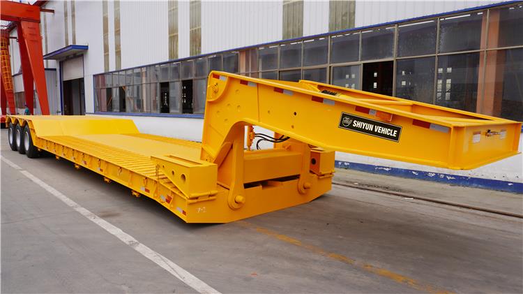 3 Axle 60T Lowboy Gooseneck Trailer for Sale In Guinea