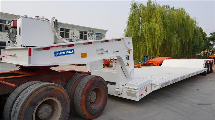 Details of Tri Axle Lowbed Gooseneck Trailer for Sale Price