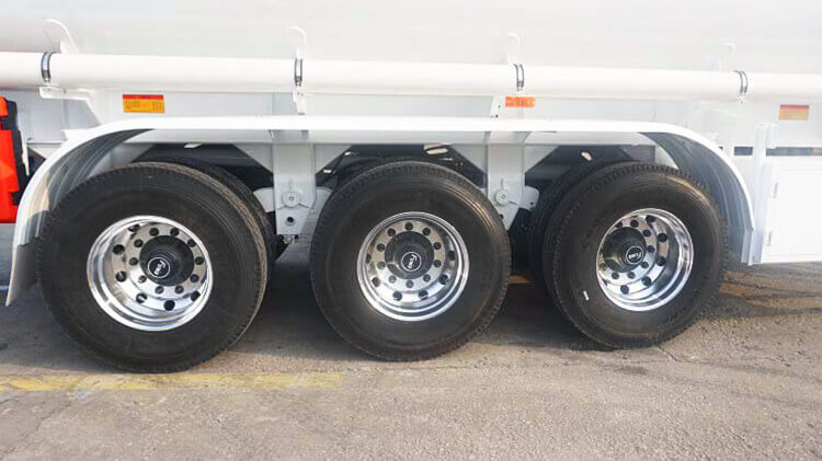 3 Axle 40000 Liters Fuel Tanker Trailer for Sale Price