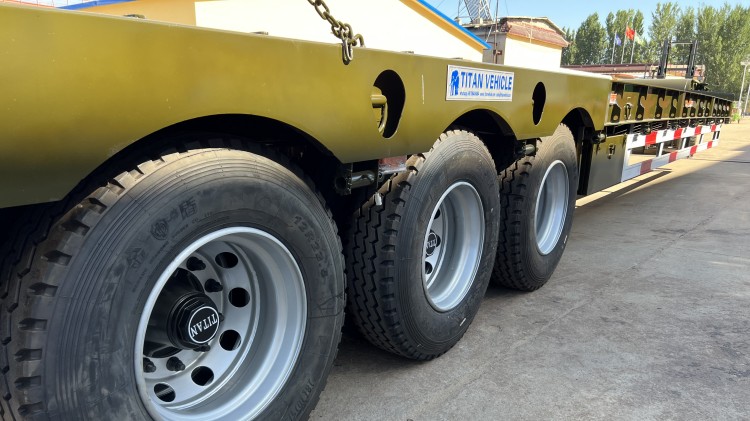 60 Ton 3 Axle Low Bed Trailer Truck
